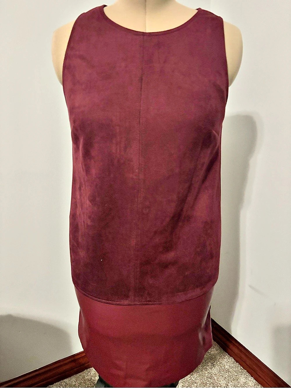 Calvin Klein Sleeveless Top in Burgundy Size 8 Like New